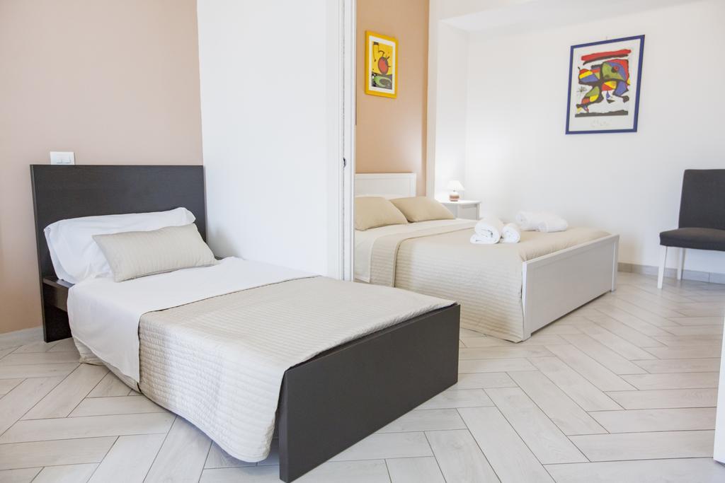 Belvedere Rent Rooms Campofelice Di Roccella Bagian luar foto