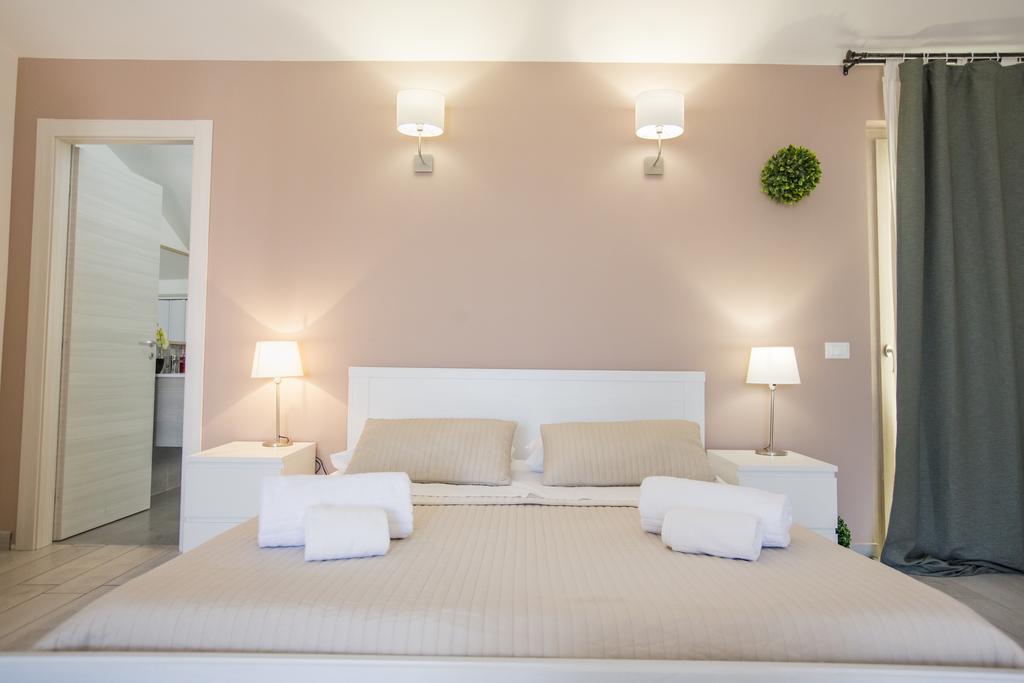 Belvedere Rent Rooms Campofelice Di Roccella Bagian luar foto
