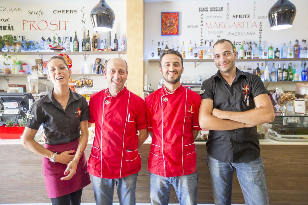 Belvedere Rent Rooms Campofelice Di Roccella Bagian luar foto