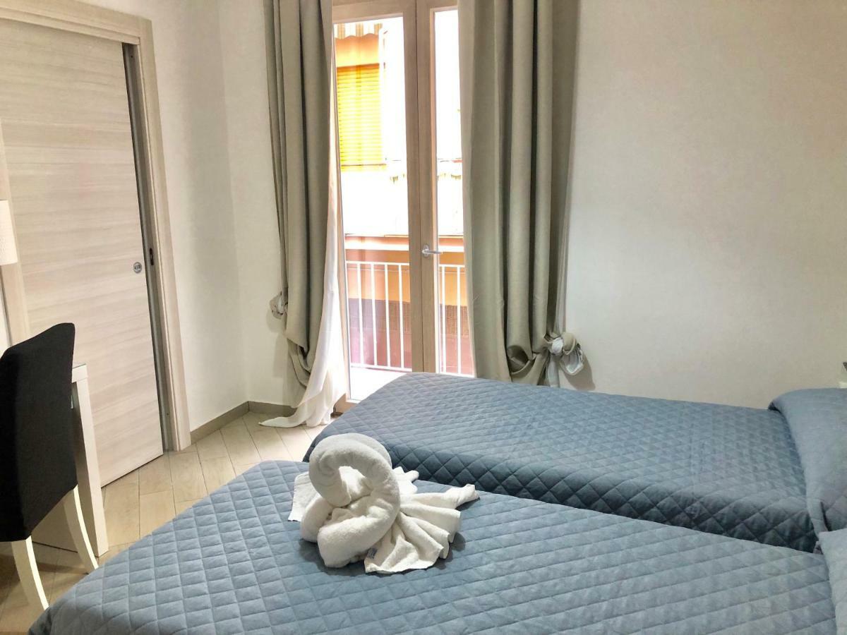 Belvedere Rent Rooms Campofelice Di Roccella Bagian luar foto