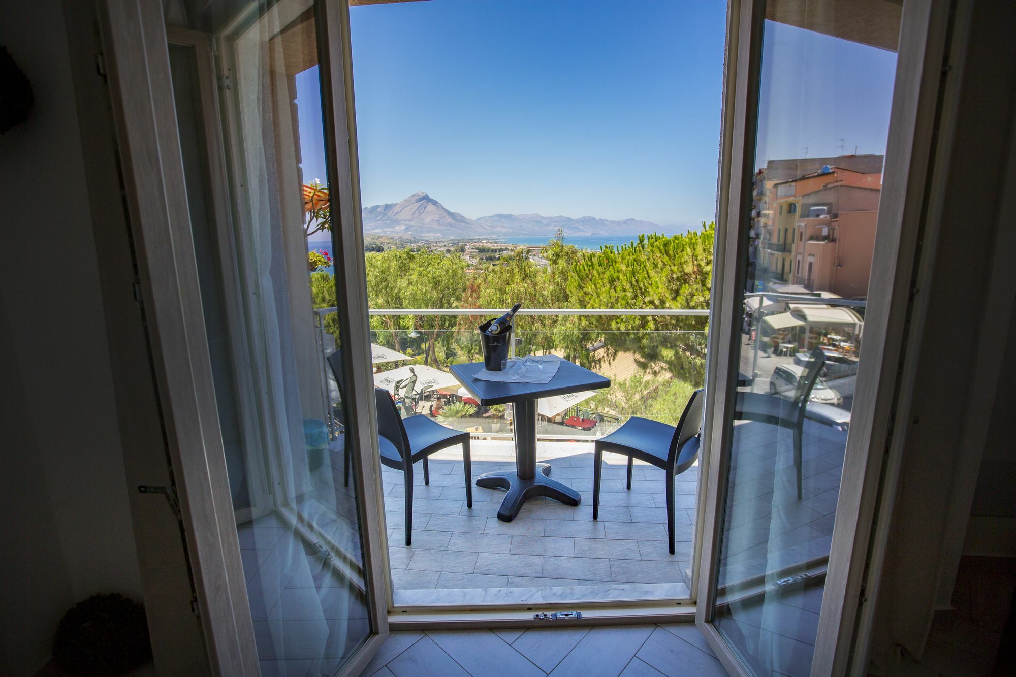 Belvedere Rent Rooms Campofelice Di Roccella Bagian luar foto